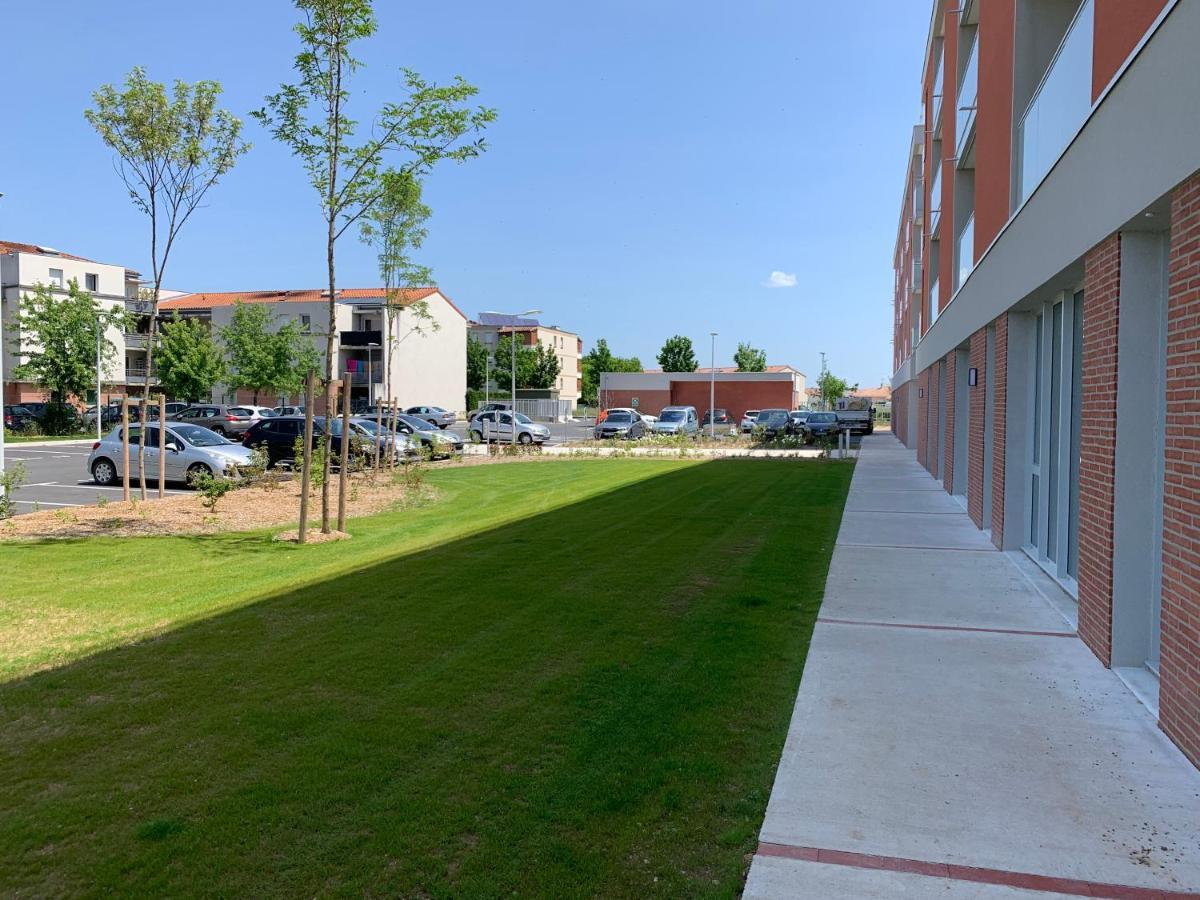 Aparthotel Domitys Les Cepages Gaillac Exterior foto